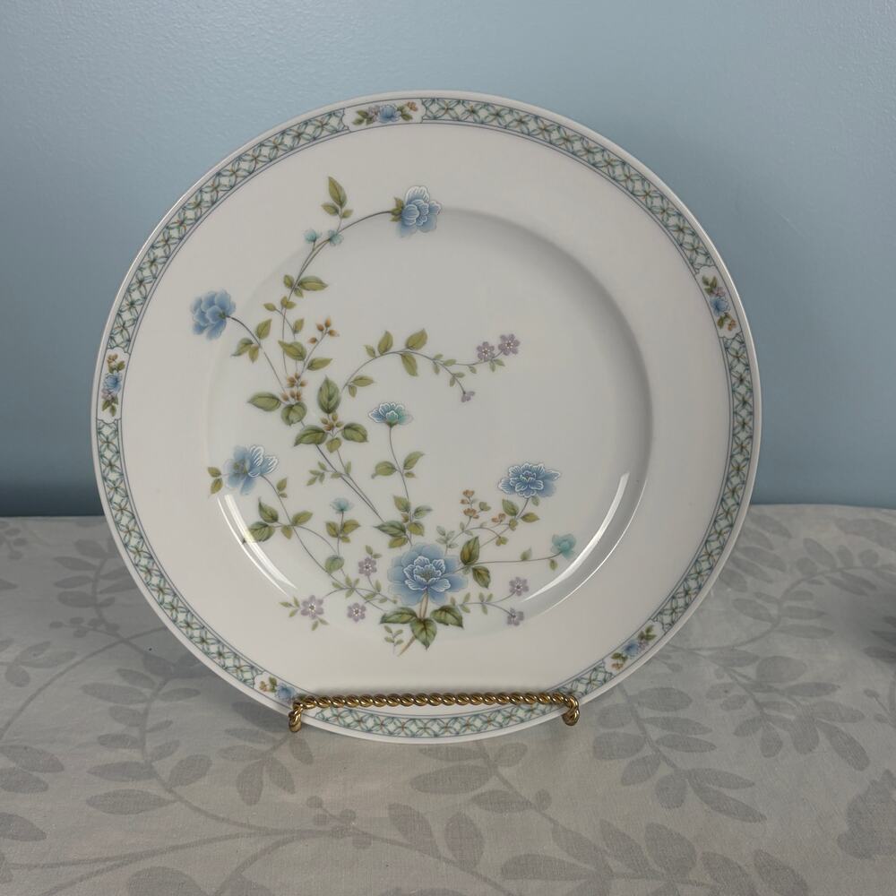 Noritake Angel D'Amour Dinner Plate Blue Floral Ireland cottagecore plate wall
